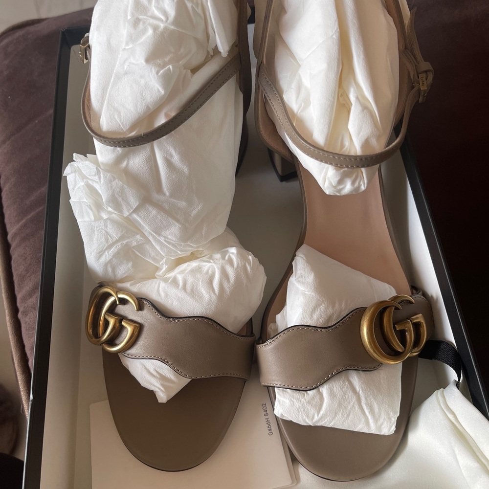 BRAND NEW!! Gucci Marmont Sandals